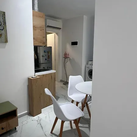 Drymades Retreat, Dhermi