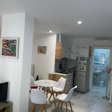 Drymades Retreat, Dhermi Gjilek