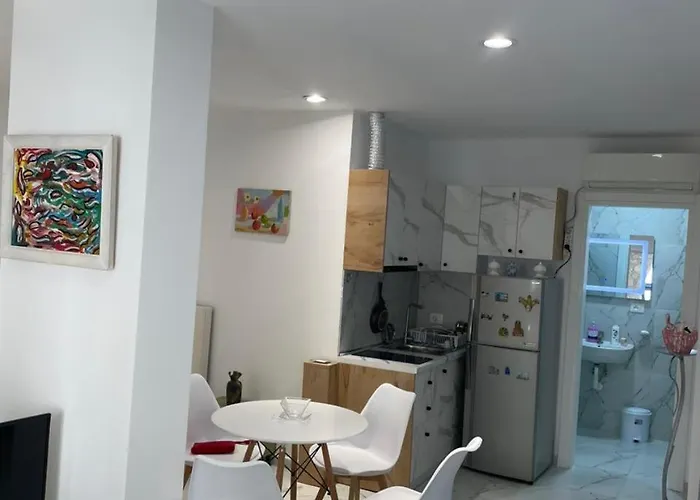 Drymades Retreat, Dhermi Gjilek